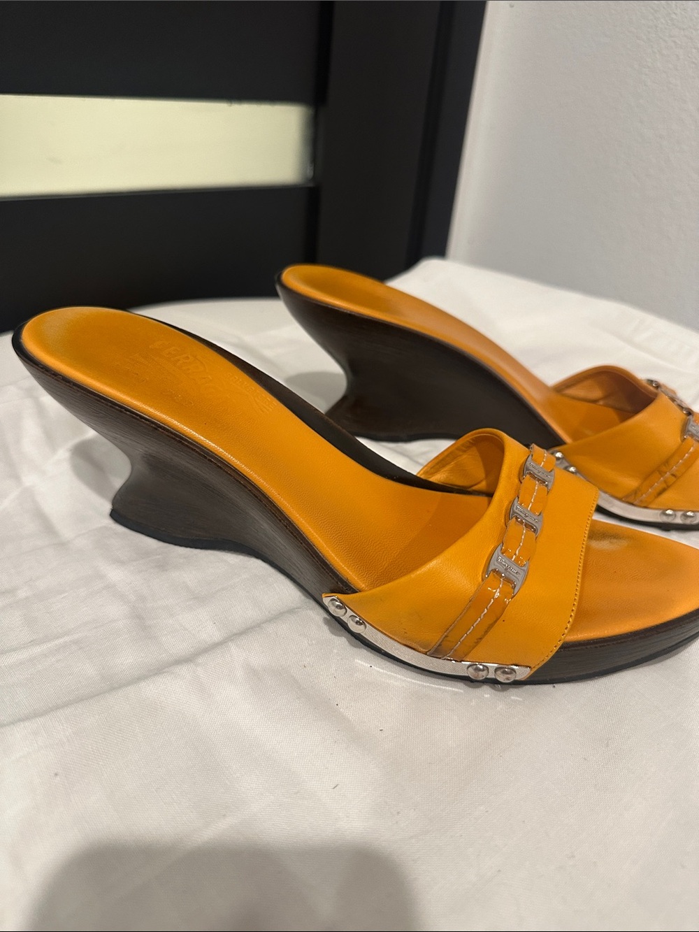 Salvatore Ferragamo Yellow Leather Slide Mules with Silver Chain - Picture 3 of 10